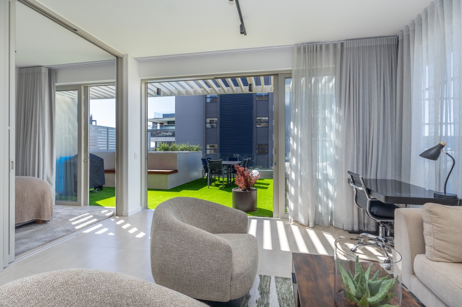 To Let 3 Bedroom Property for Rent in Green Point Western Cape
